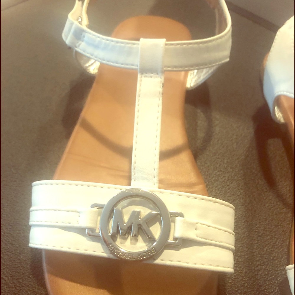 Super cute outstanding condition MK white sandals